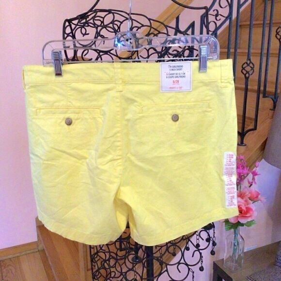 GIRLFRIEND KHAKIS BY GAP BRIGHT SUNFLOWER YELLOW SHORTS 6 NWT - Picture 2 of 13